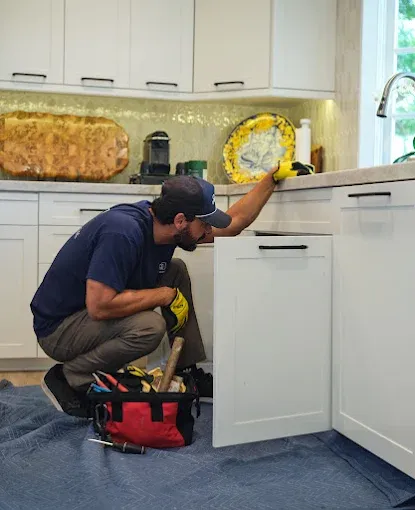 Licensed KCB Plumbing technician providing emergency plumbing services services in Orange County, CA