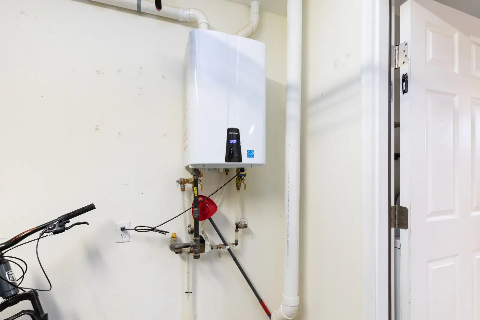 Tankless & Water Heater Services illustration